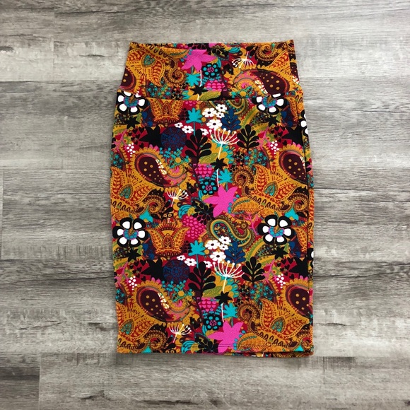LuLaRoe Dresses & Skirts - Lula Roe Cassie pencil skirt